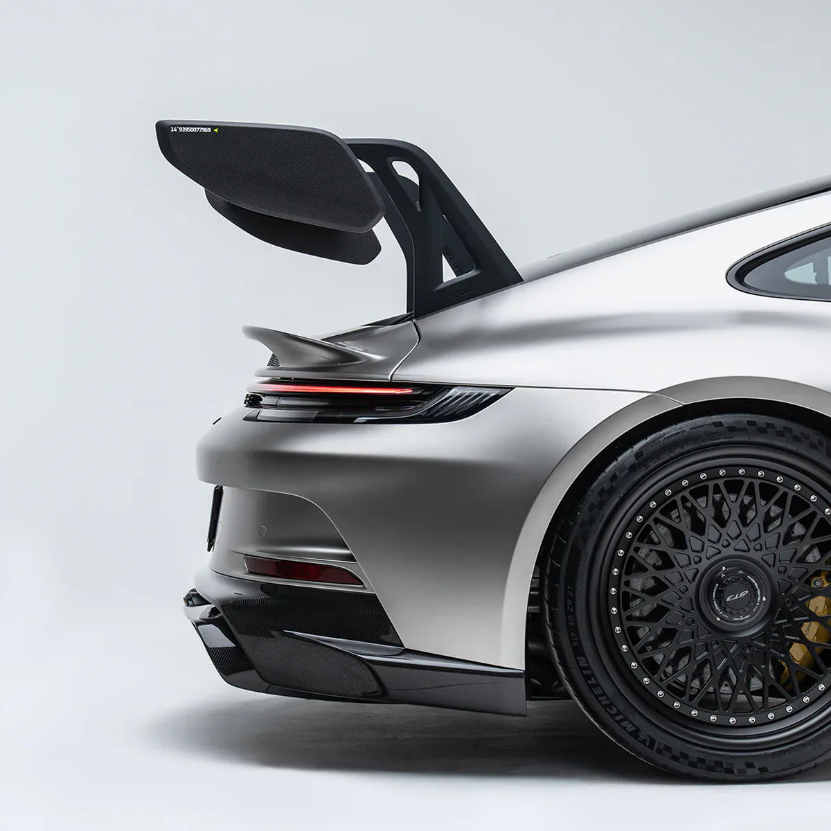 PORSCHE 992.1 GT3 PREPREG REAR DIFFUSER