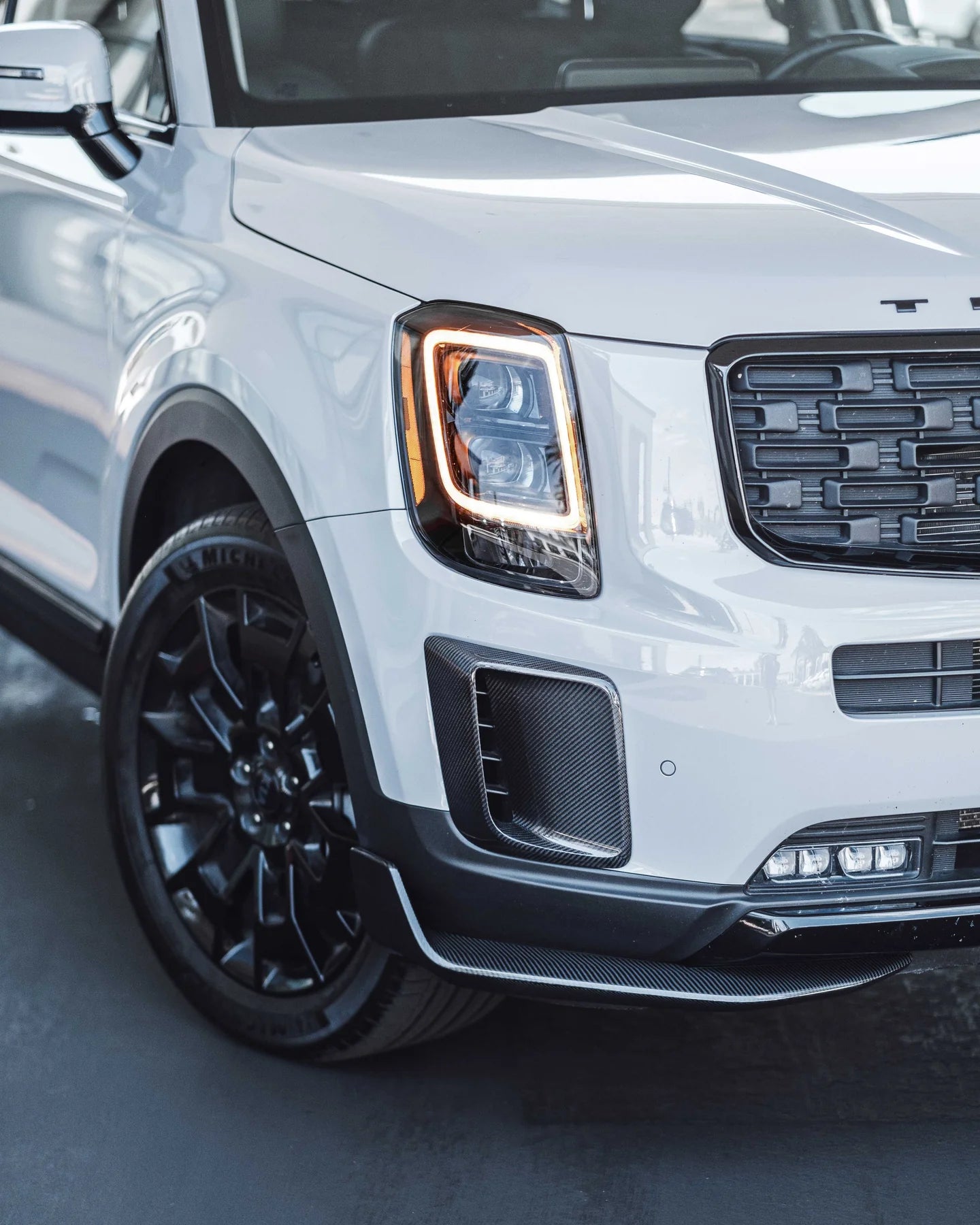 KIA TELLURIDE CARBON FIBER FRONT LIP