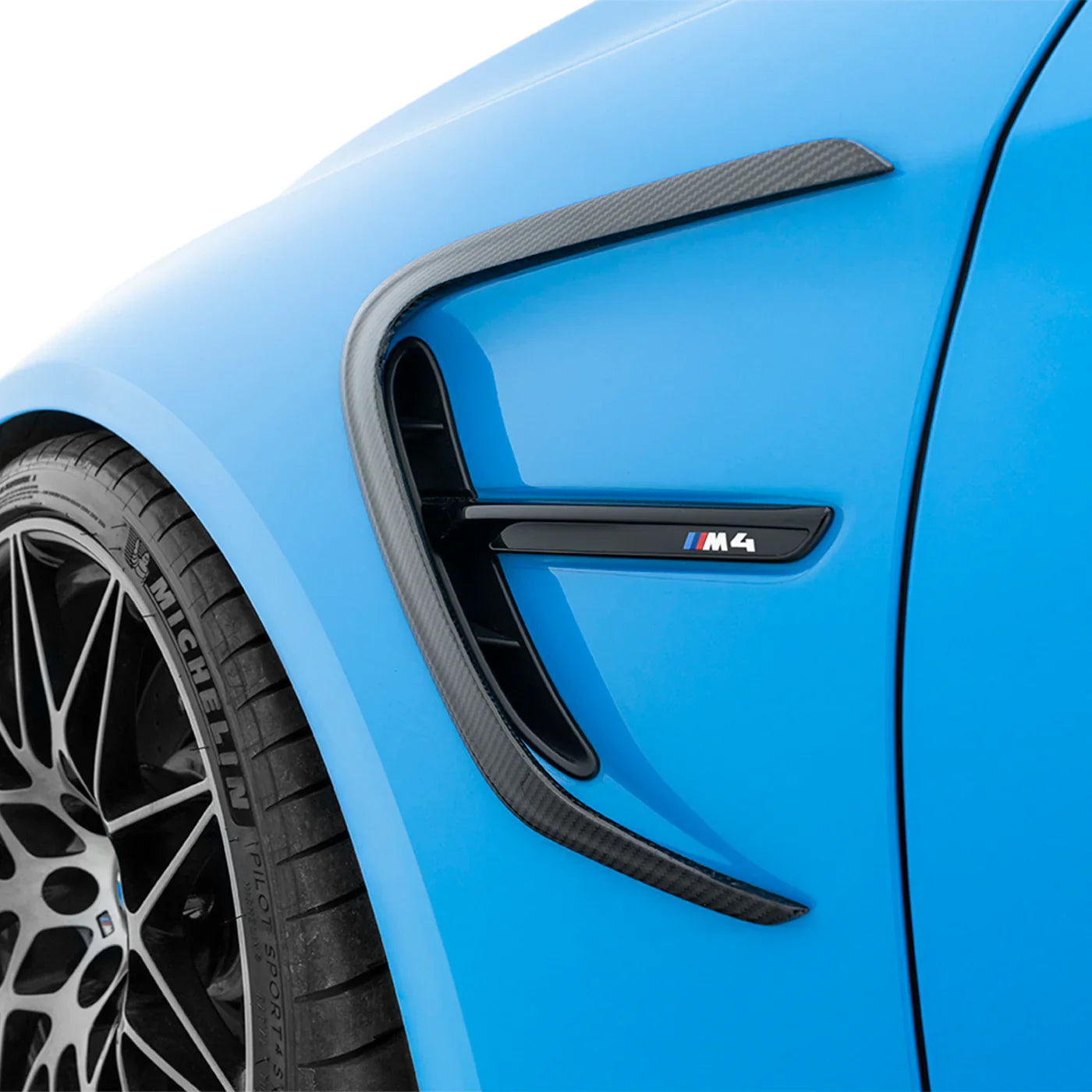 BMW F82 M4 CARBON FIBER FENDER COVERS