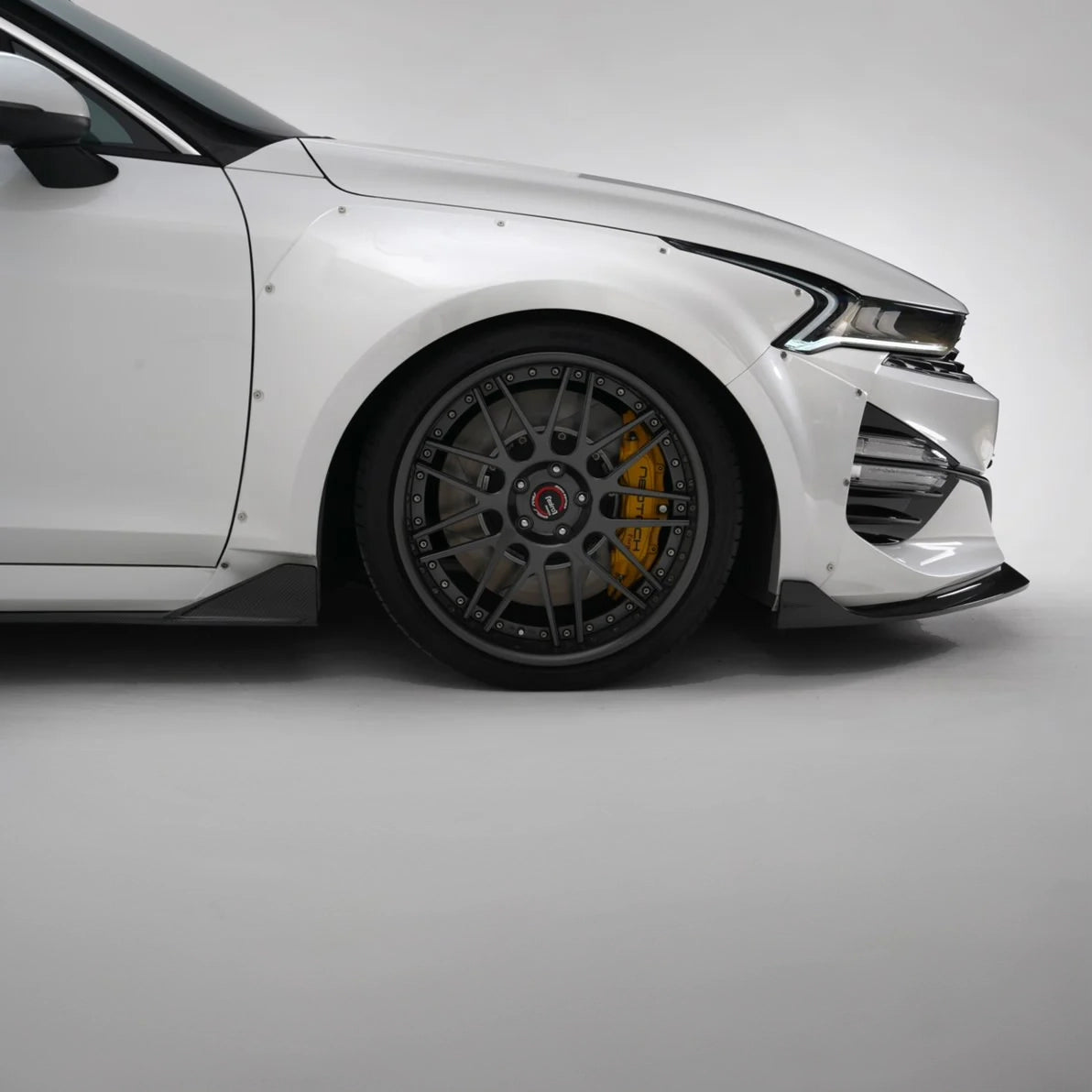 KIA K5 WIDEBODY