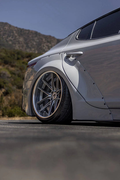KIA STINGER WIDEBODY